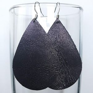 🌼 Milled Plum Leather Earrings